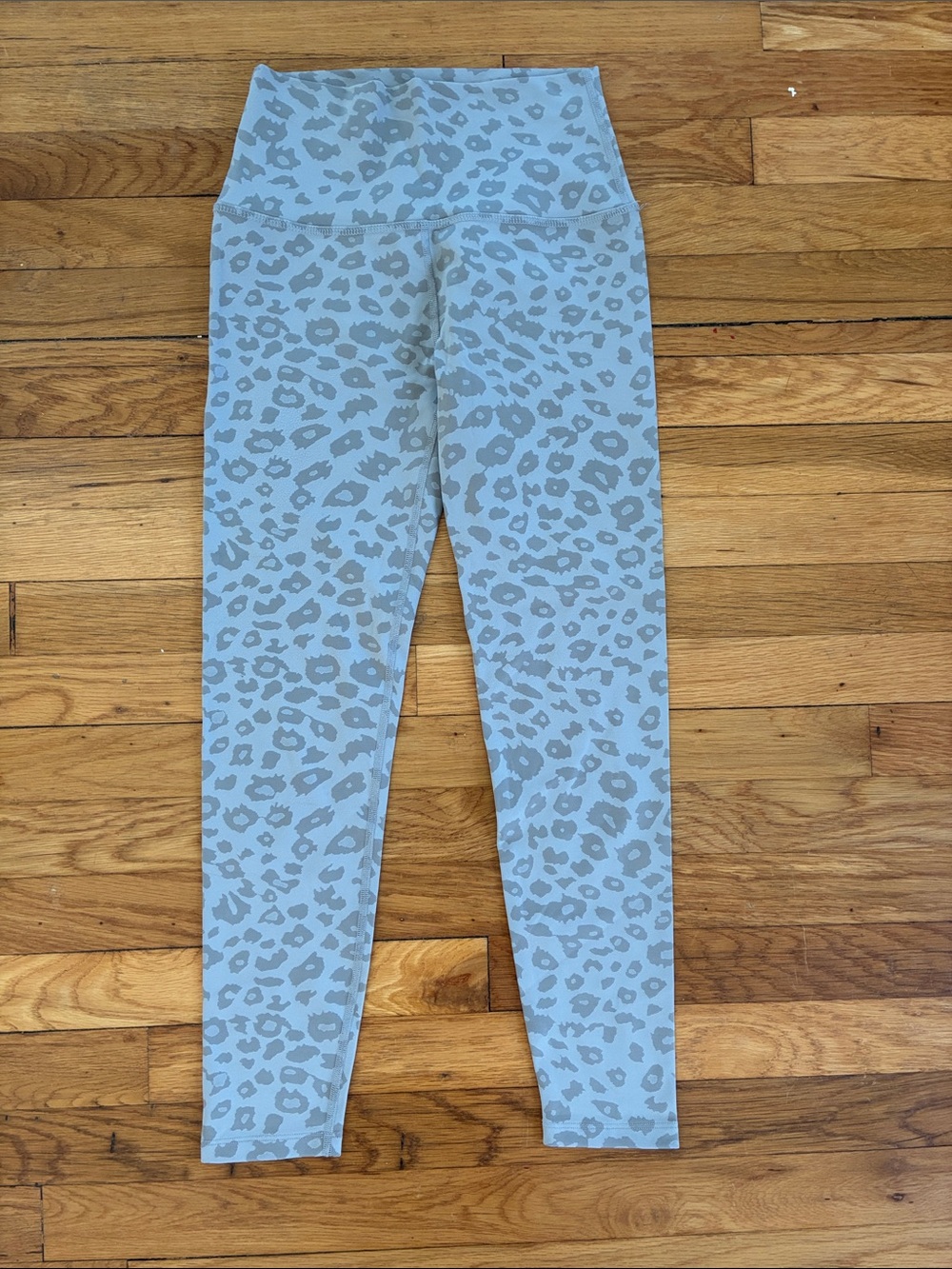 Beyond Yoga SoftMark Leopard Leggings Small Grey 7/8 Midi Ankle Cheetah Animal